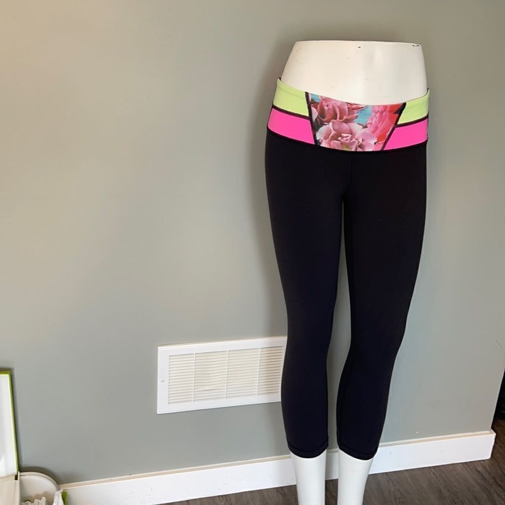Lululemon size 6 capris reversible